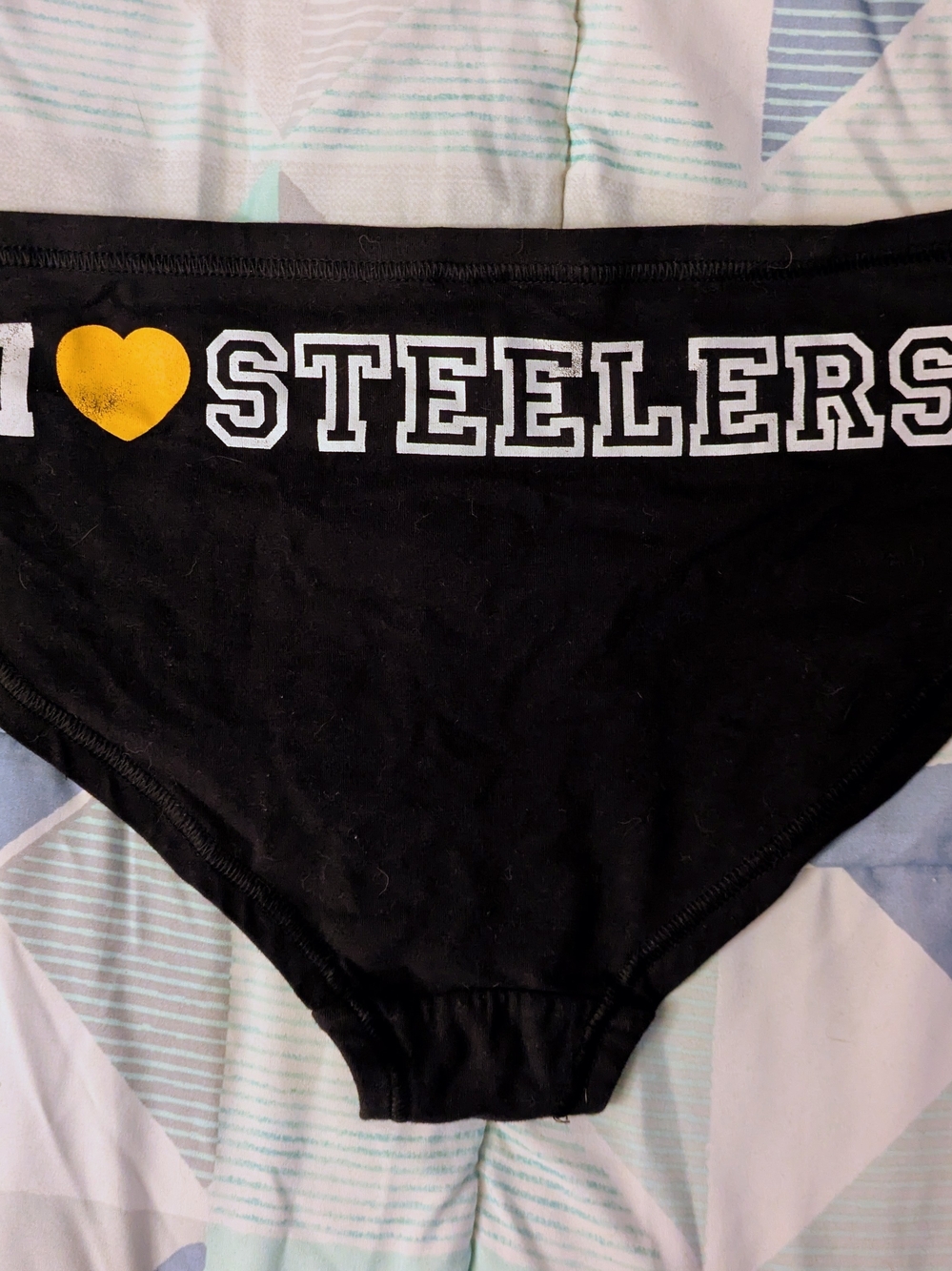 Black "I ♥ STEELERS" Hipster Cut